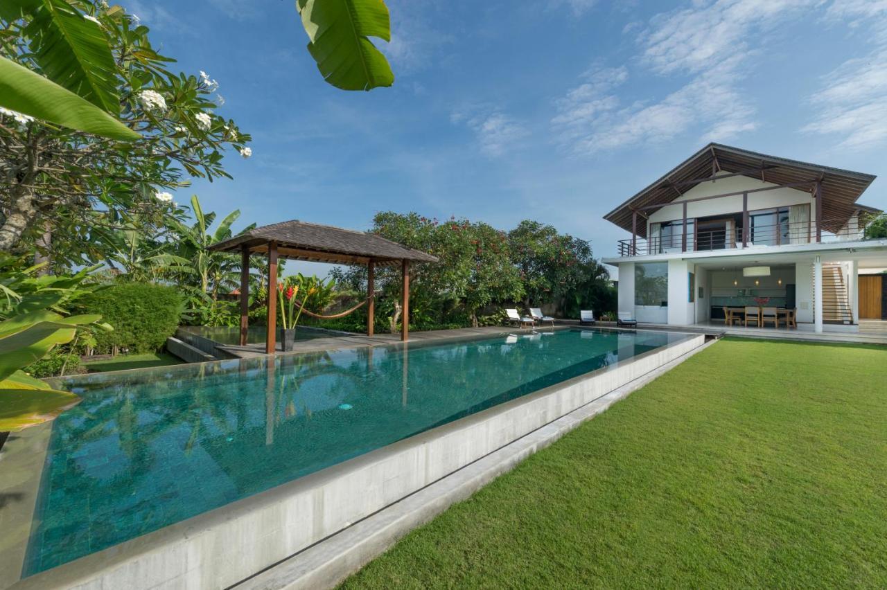 Villa Kavya - 8-Minute Walk From Berawa Beach Canggu Exterior foto