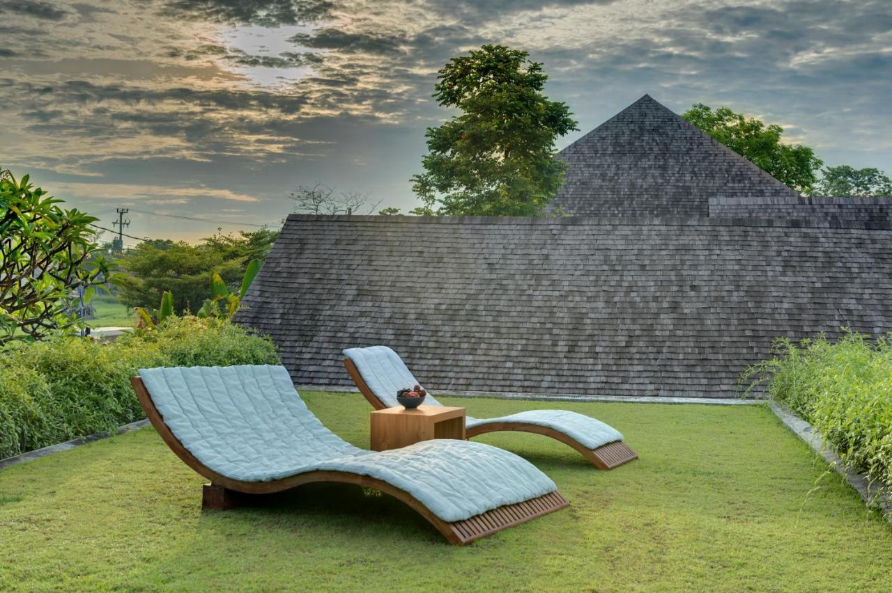 Villa Kavya - 8-Minute Walk From Berawa Beach Canggu Exterior foto